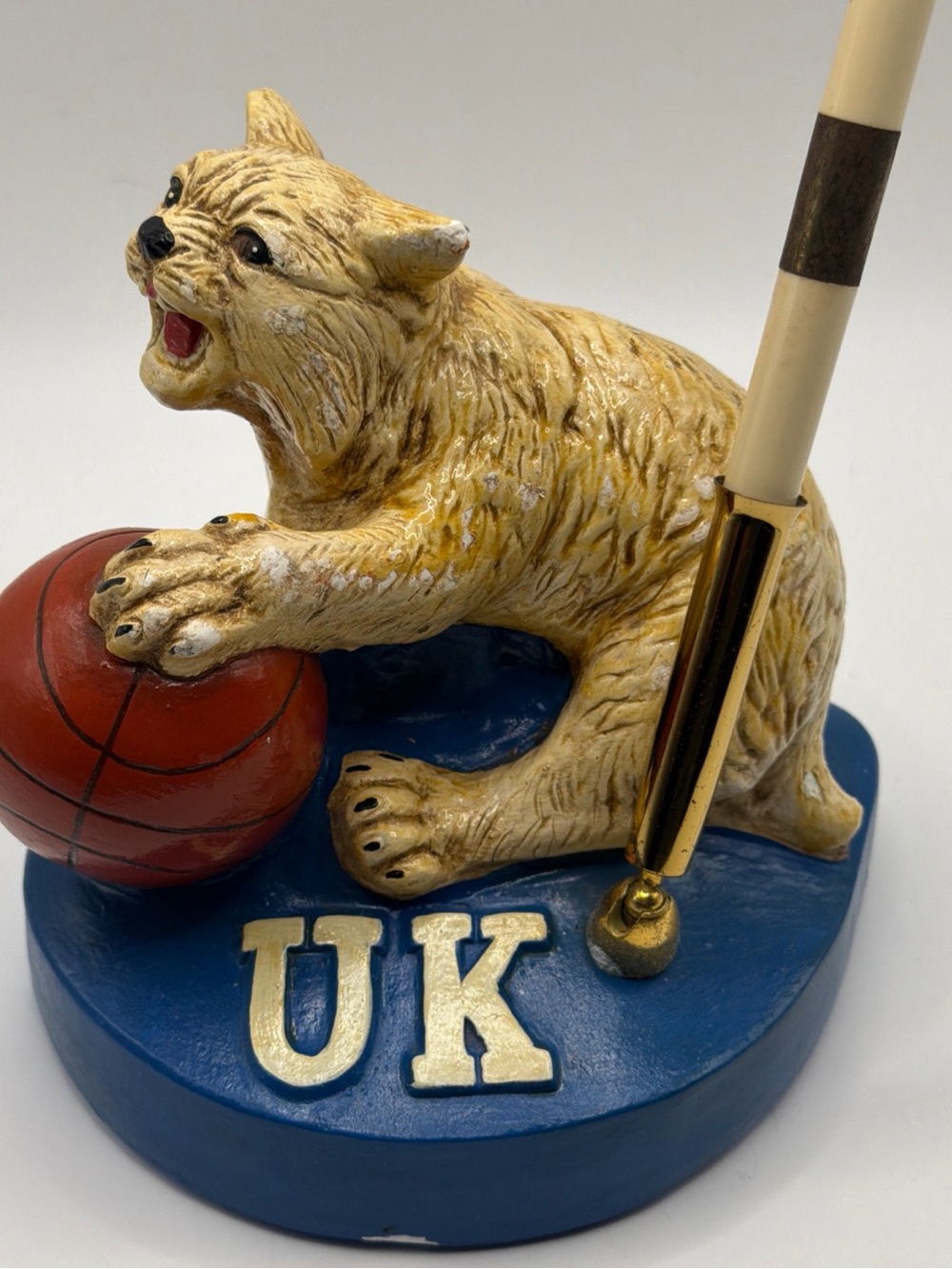 Vintage UK Kentucky Wildcats Blue & Cream Cat Basketball Pen Holder